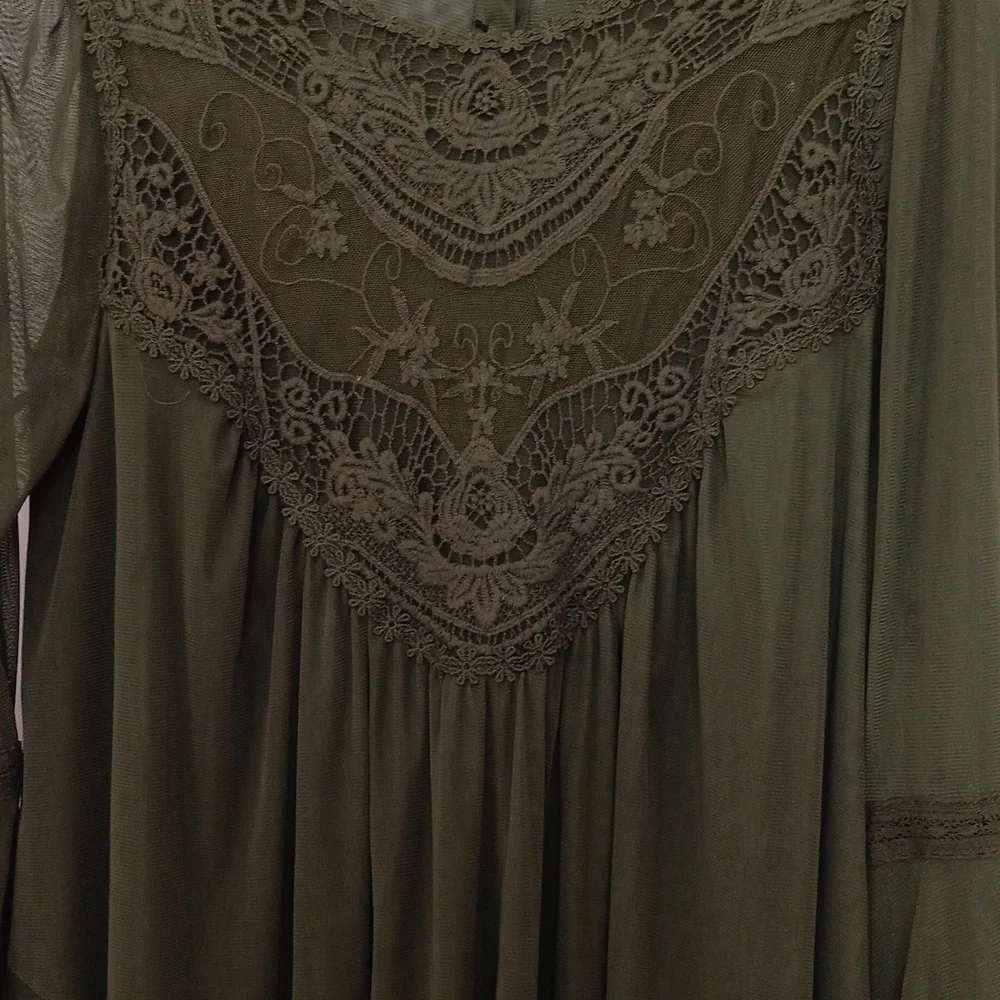 Elegant Olive Green Boho Lace Blouse.Size Small.EUC. - Picture 6 of 9